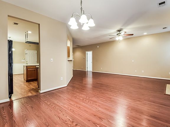 5th image of 173 Weatherstone Dr
