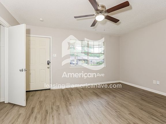 1483411_003_living_room_4.jpg