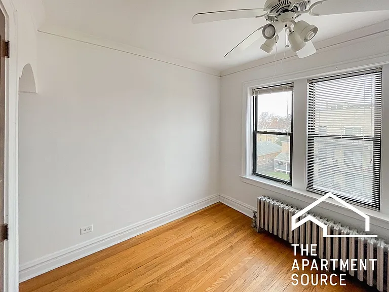 2542 W Summerdale Ave #3R — Photo 4