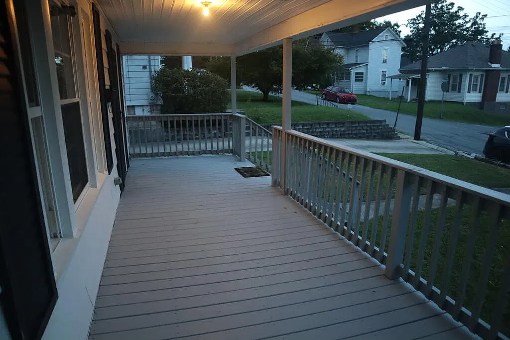 3 bed, 1.5 bath, 1987 sqft, $1,800 — Photo 3