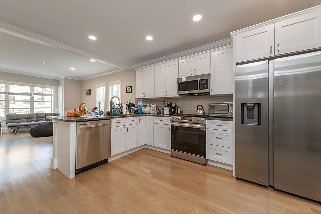 3 bed, 1500 sqft, $4,500 — Photo 1