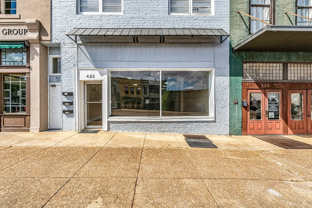 Studio, 2492 sqft, $1,995 — Photo 1