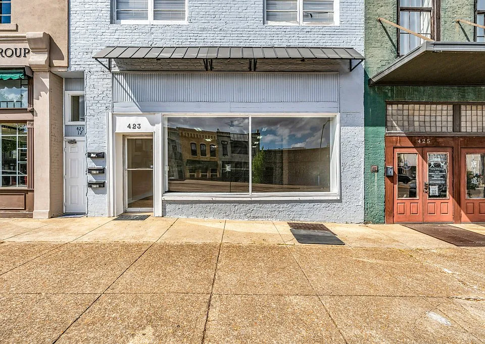423 Main St