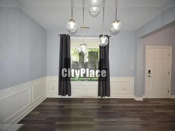 4440 Valley Trace Dr — Photo 9