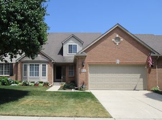52232 Silvanna Ln, Macomb, MI 48042