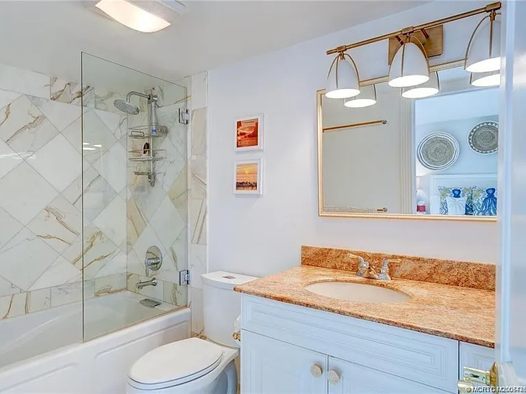 1289 NE Ocean Blvd #6 — Photo 22