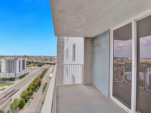 3rd image of 850 N Miami Ave #2007
