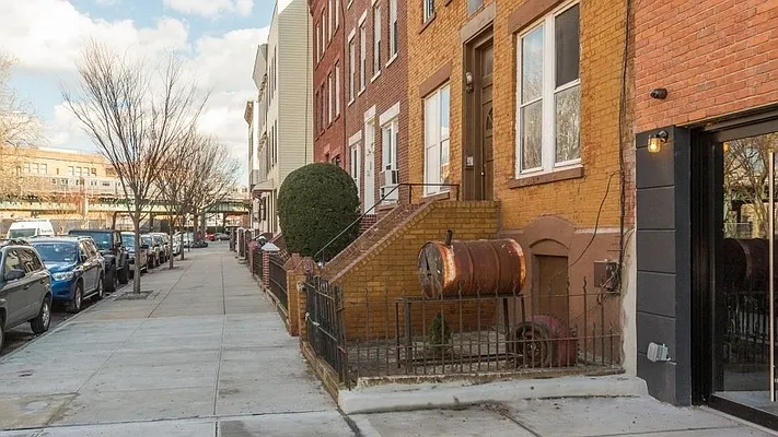 Rented by Nooklyn NYC LLC | media 29