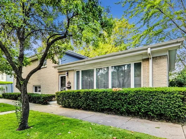 8720 Lockwood Ave, Skokie, IL 60077