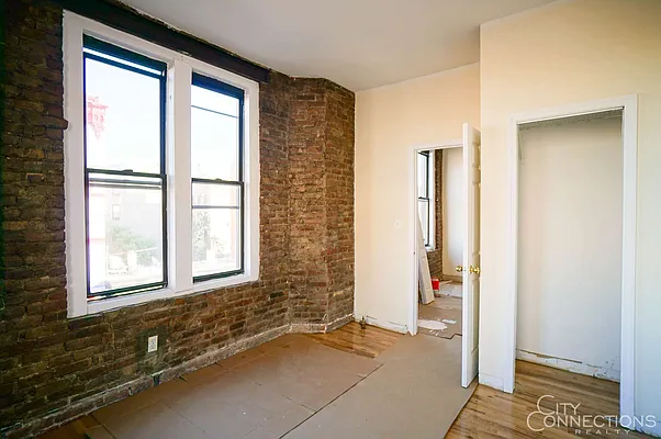 Rented by City Connections Realty | media 11