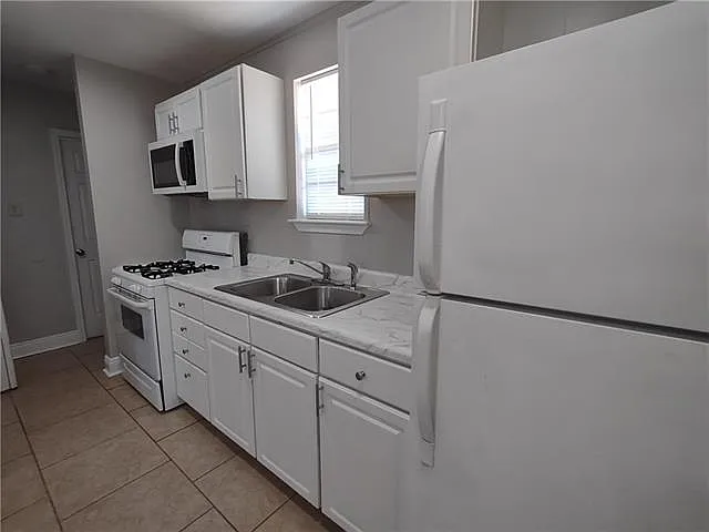 1 bed, 1.0 bath, 493 sqft, $1,050 — Photo 3