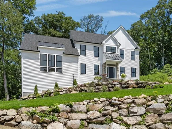 15 Tuscan Ct, Cumberland, RI 02864