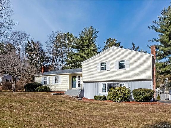 2nd image of 33 Echo Ln