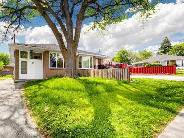 86 Newbury Dr, Newmarket, ON L3Y 4R3