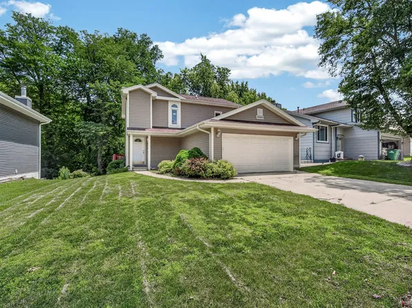 3889 92nd Dr, Urbandale, IA 50322
