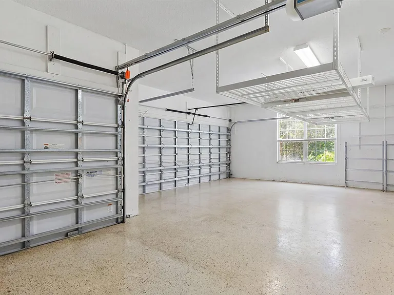 10771 Versailles Blvd — Photo 43