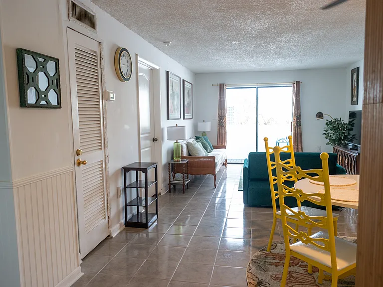 1418 Collins Ave #403 — Photo 20