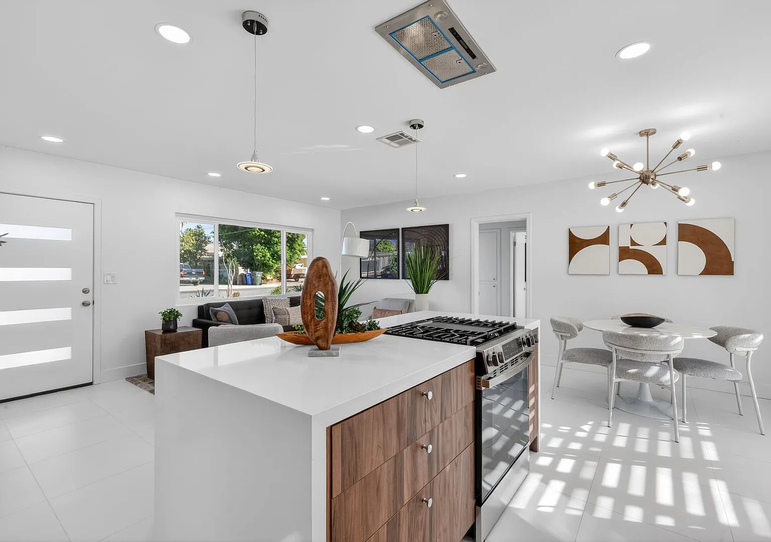 Palm Springs Private Modern Home | Fully remodeled with Pool — Photo 3