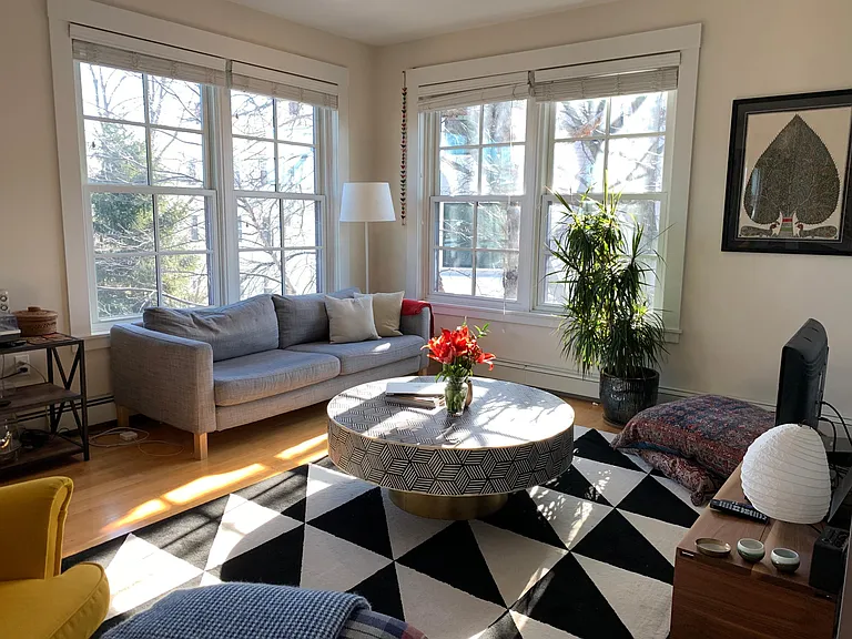 400 Washington St #302 — Photo 2