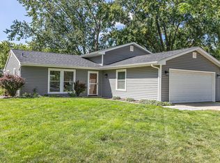 1139 Borden Dr, Elgin, IL 60120