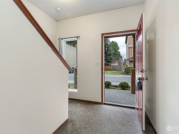 4th image of 1256 Ash Avenue #105