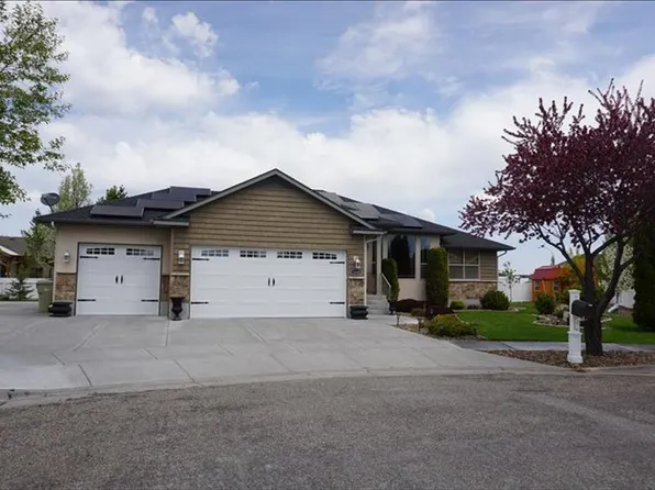 1649 Sunny Pine Way, Idaho Falls, ID 83404