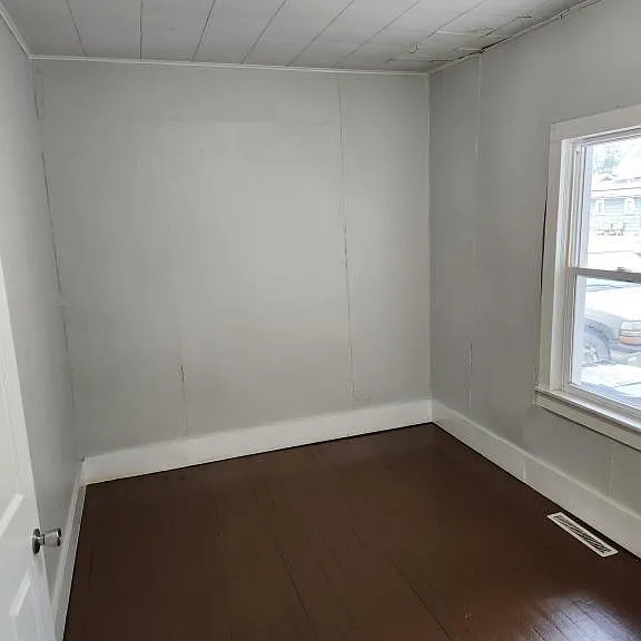 217 S Scott St — Photo 3