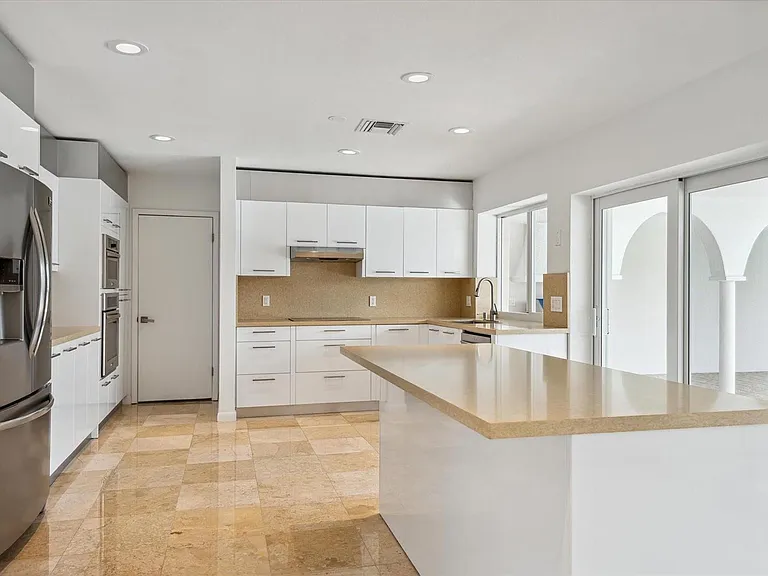 40 Isla Bahia Dr — Photo 5