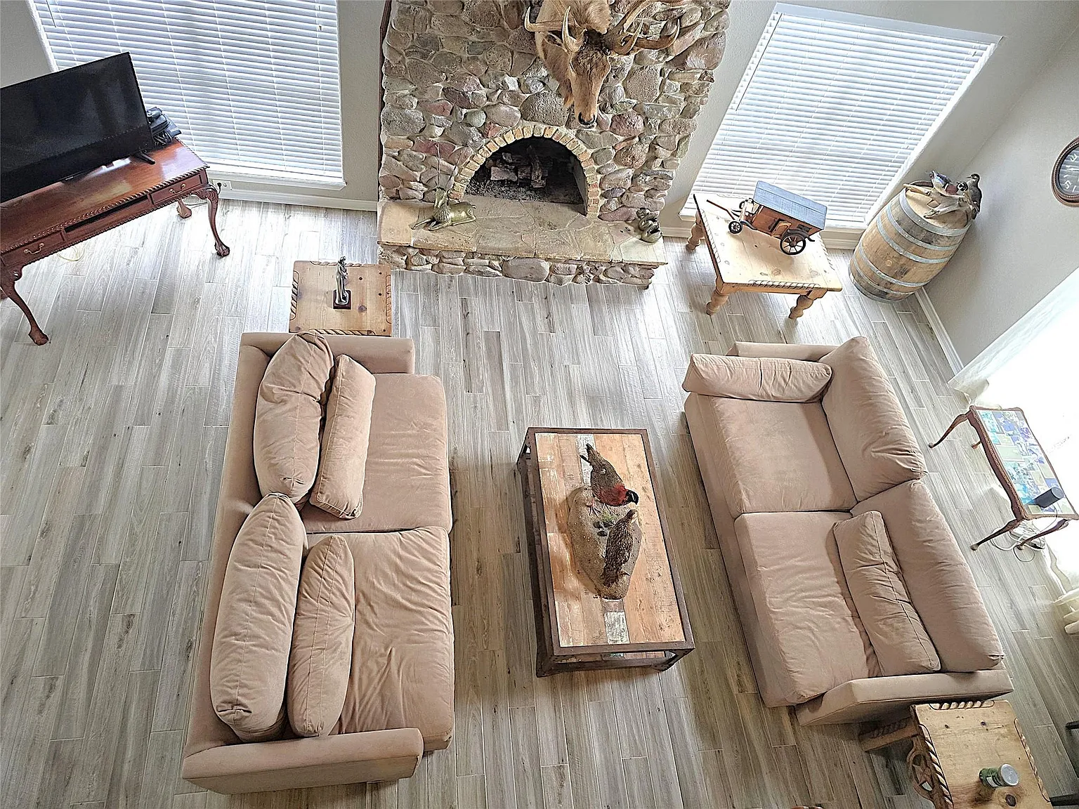 4 bed, 3.5 bath, 3191 sqft, $3,000 — Photo 3