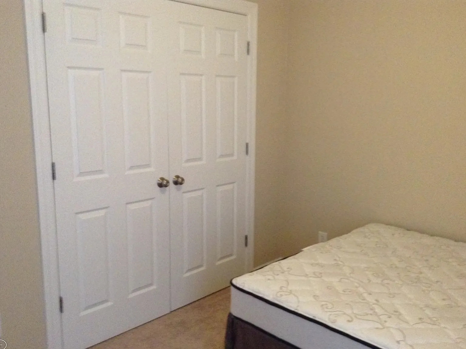 3 bed, 1596 sqft, $750 — Photo 3