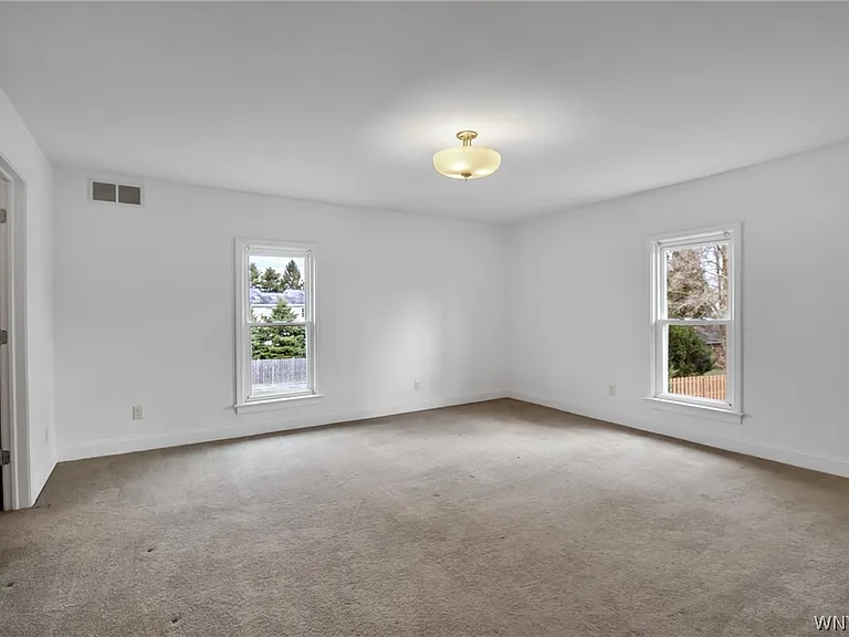 5849 Broadway St #8 — Photo 21