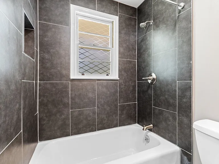 5501 Old Buncombe Rd — Photo 25