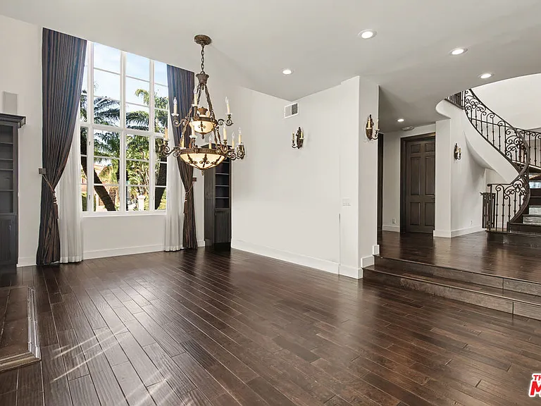 12608 Promontory Rd — Photo 10