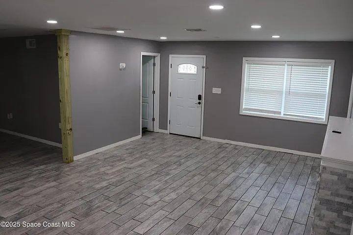 491 Seacrest Ave — Photo 2
