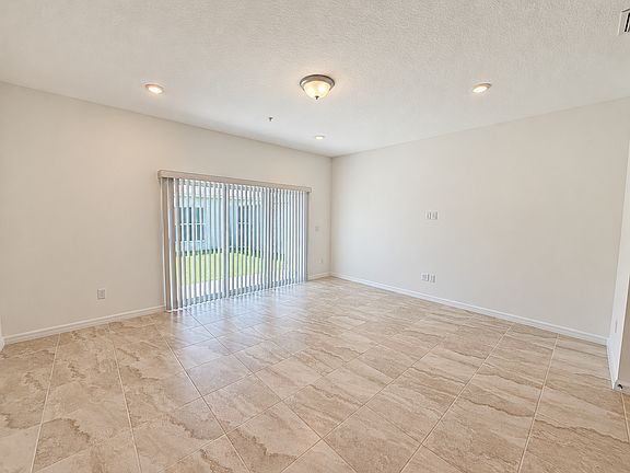5th image of 4423 Jetty Ln NE
