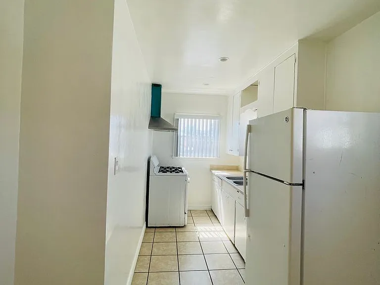 158 N Ventura Ave — Photo 16