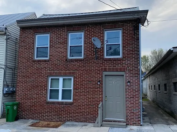 137 N West St APT 1, Carlisle, PA 17013