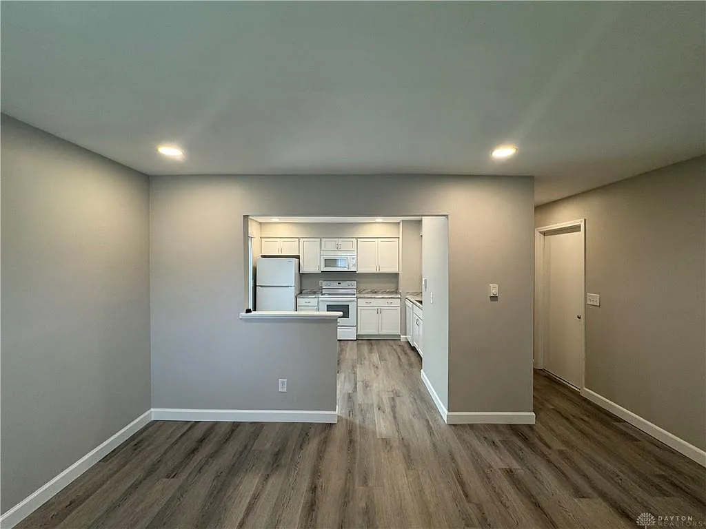 2 bed, 1.0 bath, 850 sqft, $995 — Photo 3