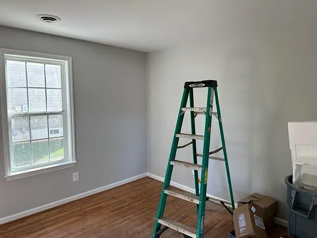 305 Leonford St — Photo 9