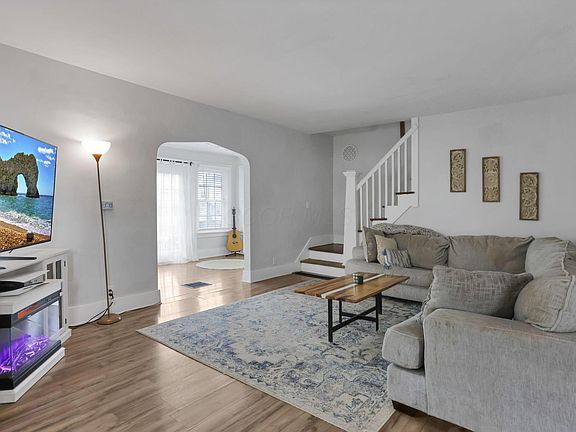 5th image of 340 Marion Ave