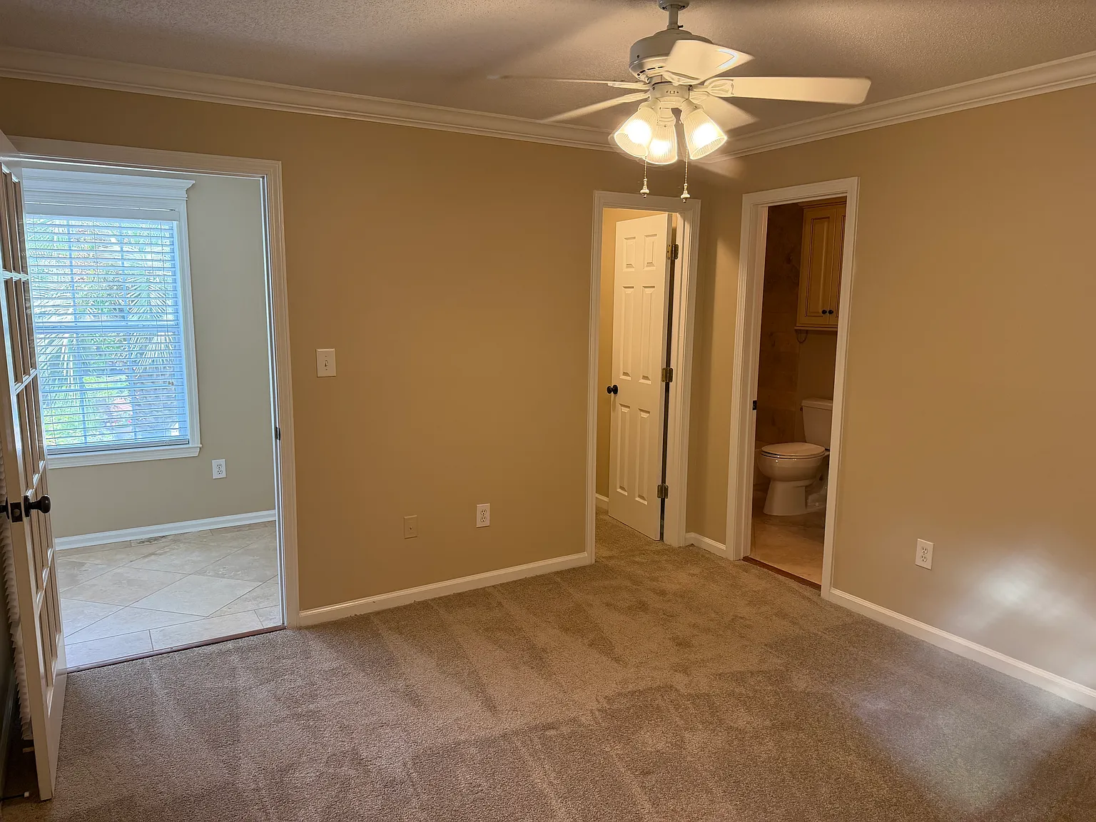 2 bed, 1051 sqft, $1,695 — Photo 4