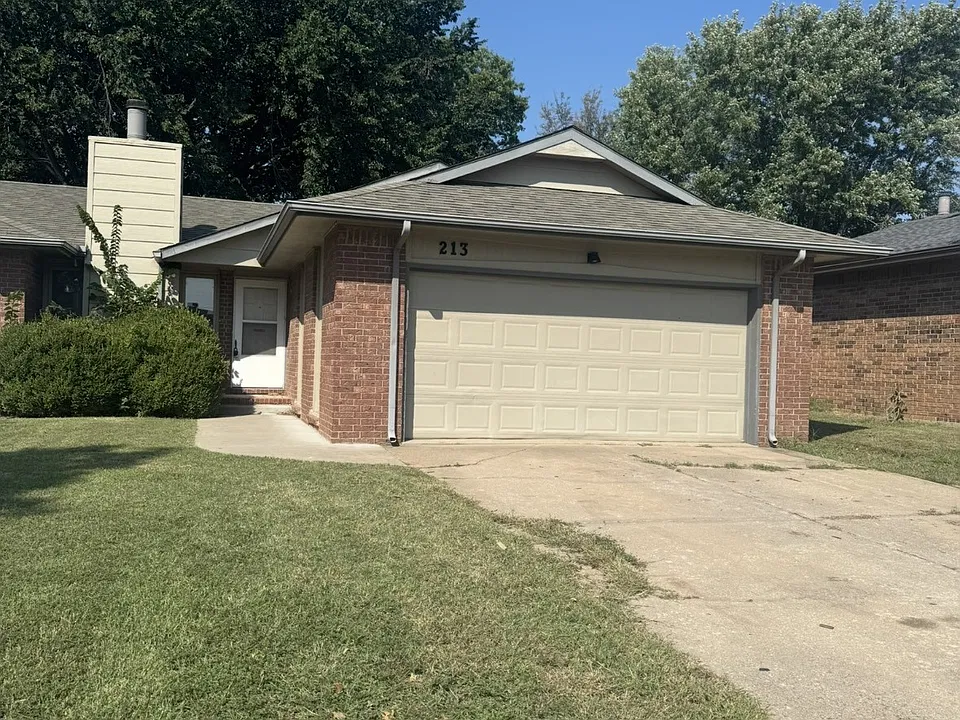 213 S Lark Ln #1