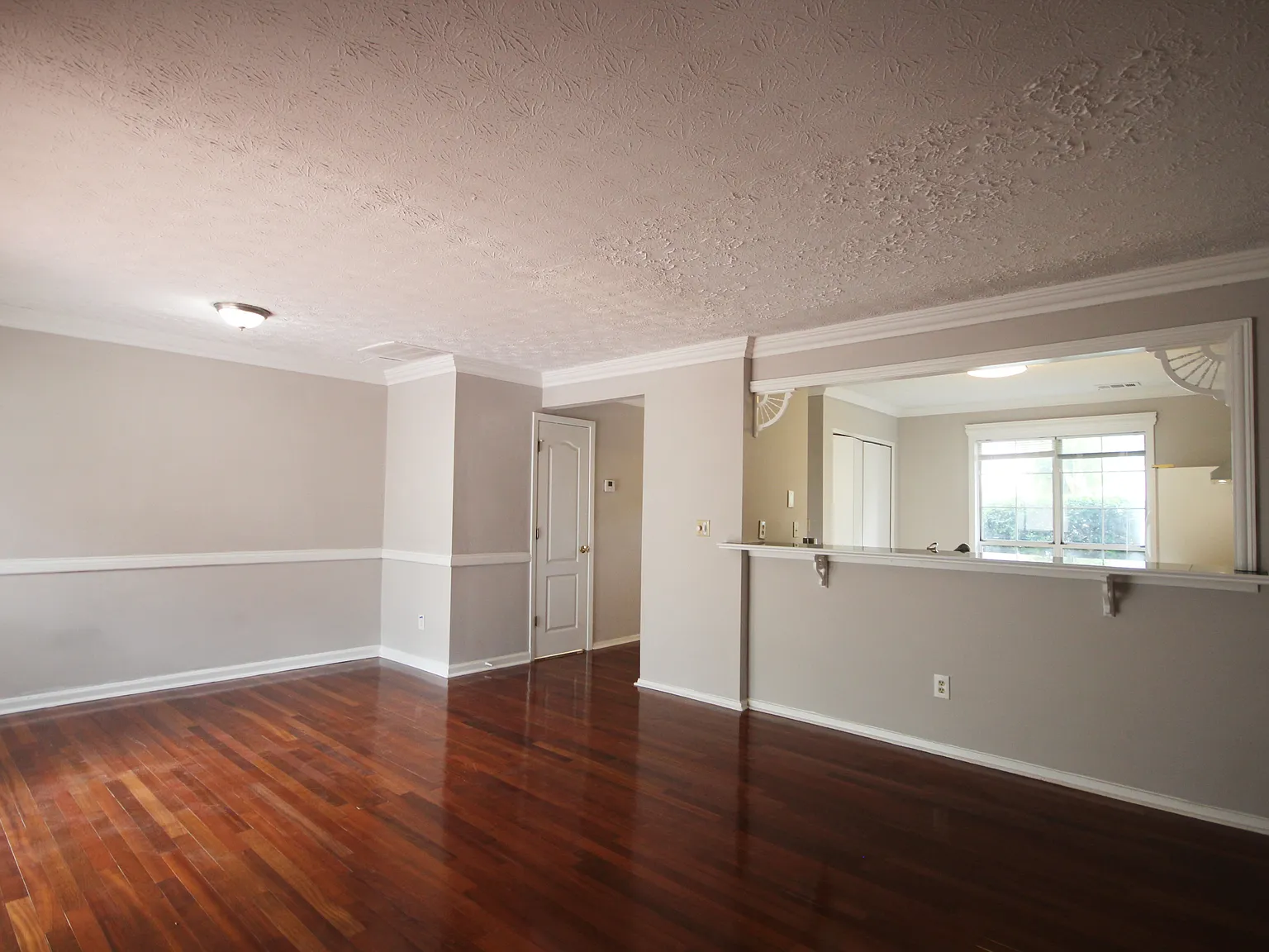 2 bed, 2.5 bath, 1160 sqft, $1,695 — Photo 1