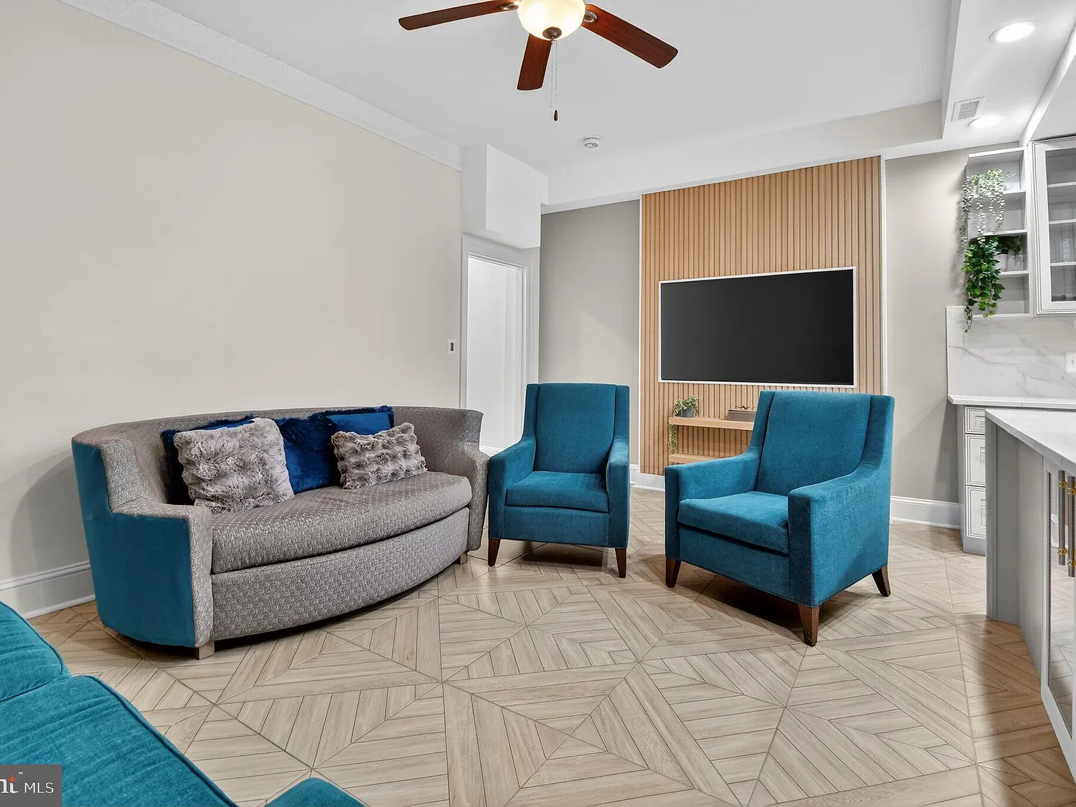 3 bed, $4,400 — Photo 2