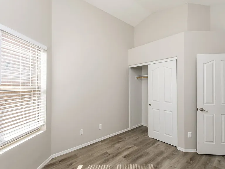 10944 E Delta Ave — Photo 12