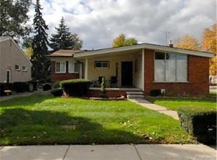 24121 Seneca St, Oak Park, MI 48237