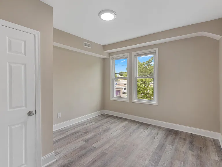 206 S Hilton St — Photo 8