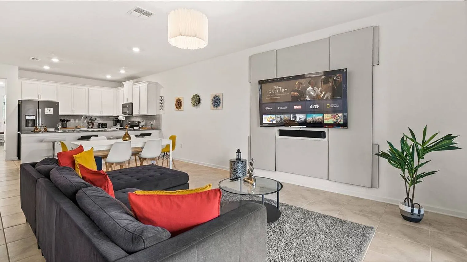 3 bed, 2.0 bath, 1539 sqft, $2,773 — Photo 3