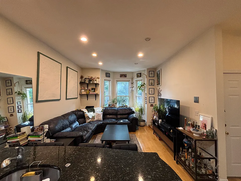 209 Harvard St #1