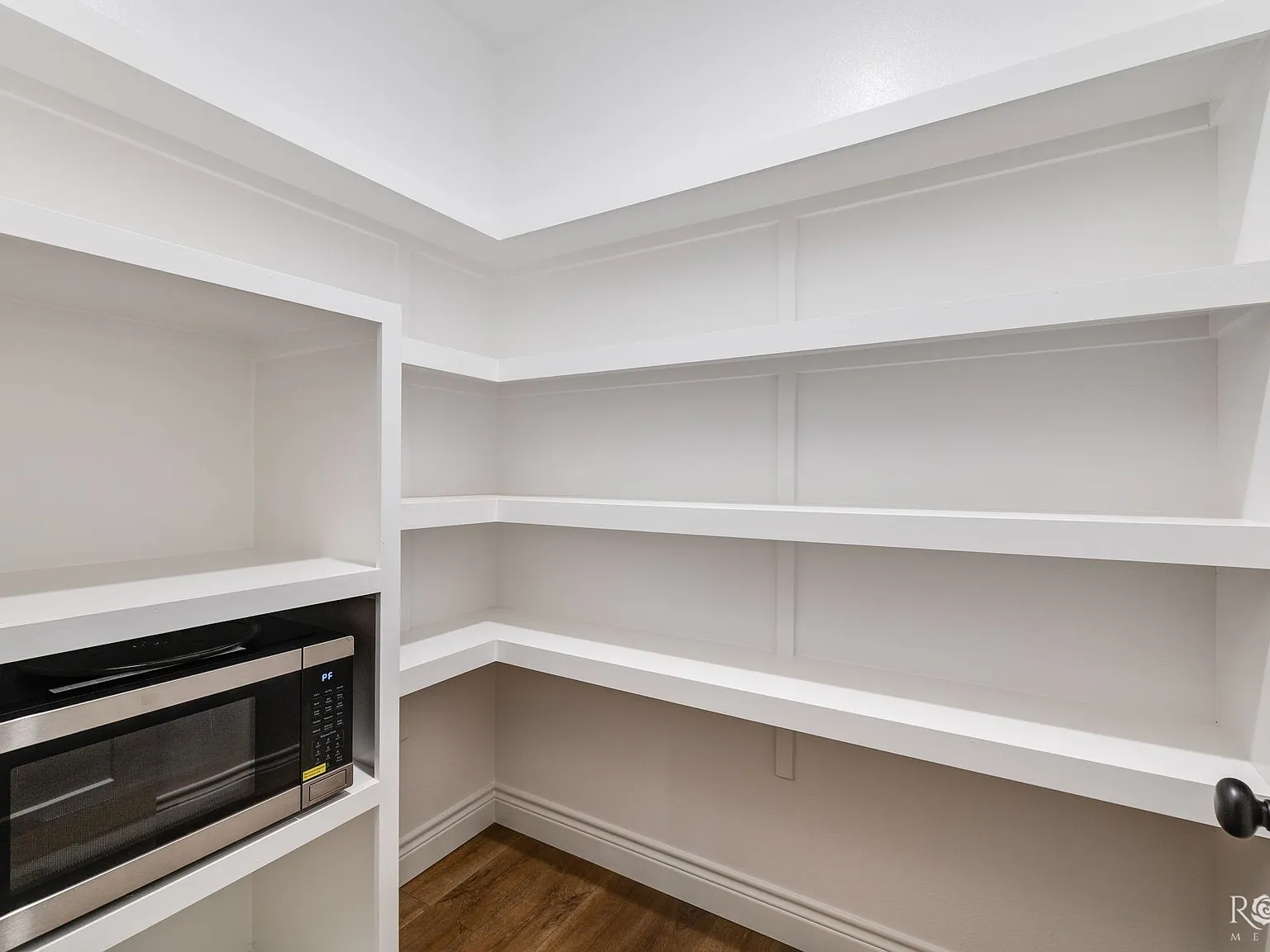 4 bed, 7480 sqft, $3,205 — Photo 4
